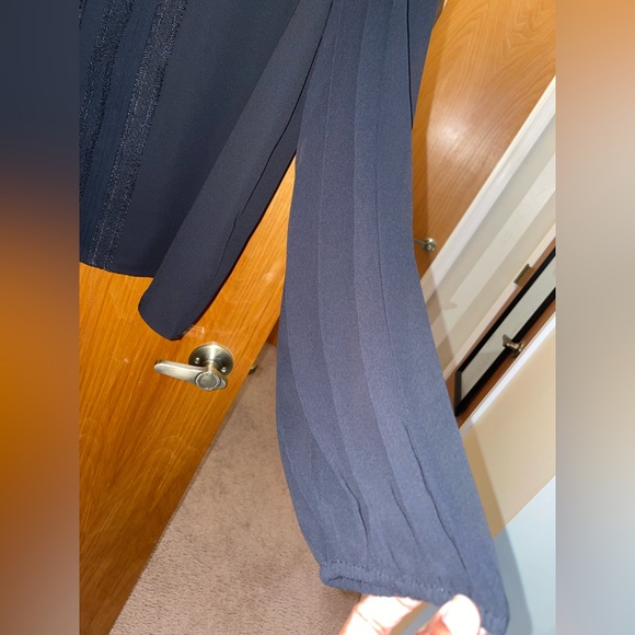 Express Blouse Top - Picture 6 of 10